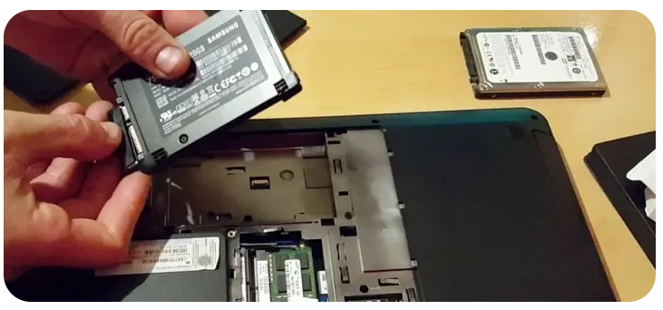 Cách gắn ổ cứng ssd cài sẵn win vào laptop